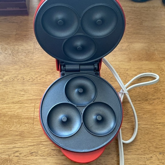 Nostalgia Mini Donut Maker - Picture 2 of 4